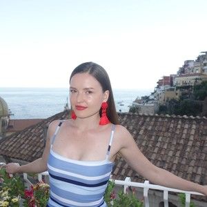 Meet your Posher, Nina